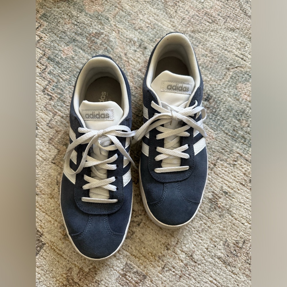 Adidas women’s Navy court sneakers, size 7.5
